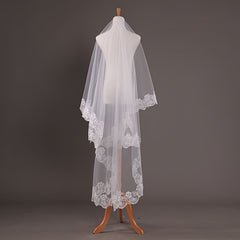 Baroque Lace Bridal Veil with Eyelash Lace Floral Pattern