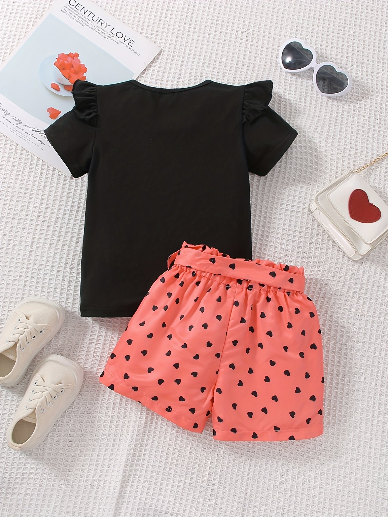 Girls Cat Graphic T-shirt & Heart Graphic Shorts Set for Summer Holiday Party