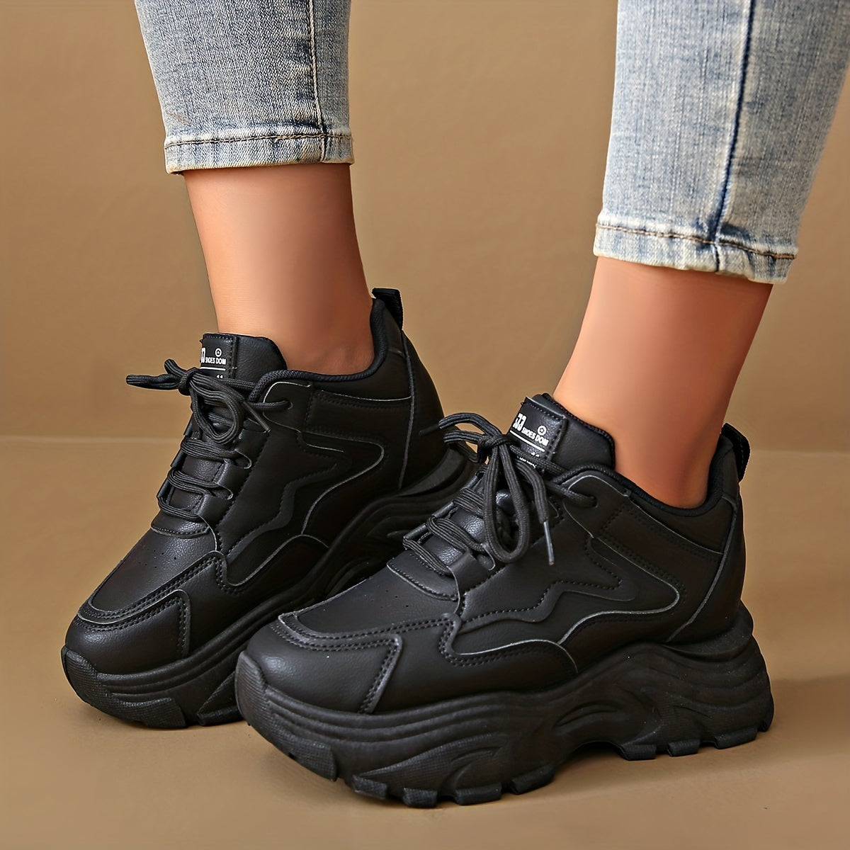 Women's Thick Bottom Sneakers Comfortable Lightweight Lace Up Travel Shoes