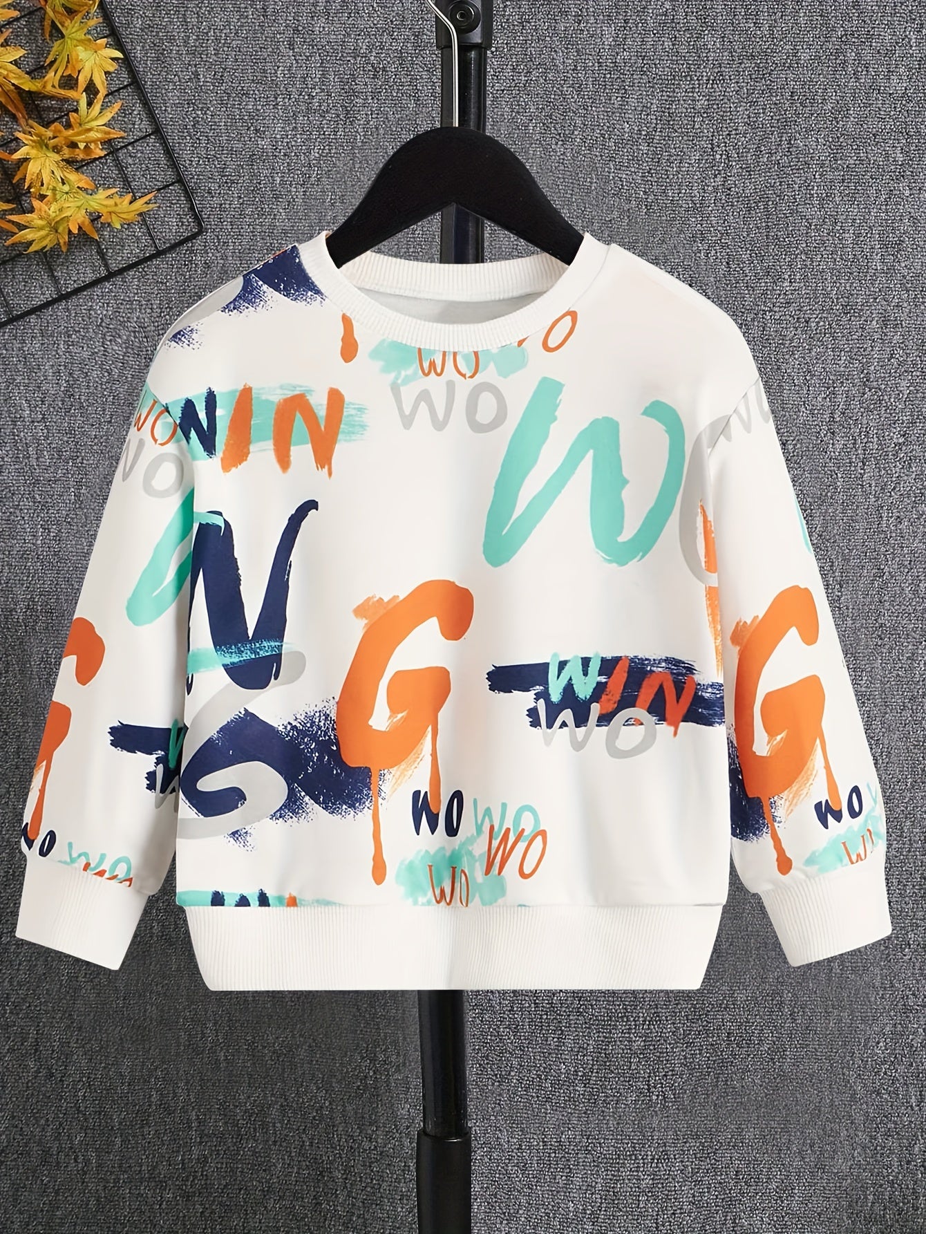 Graffiti Letter Print Boys Casual Pullover Sweatshirt