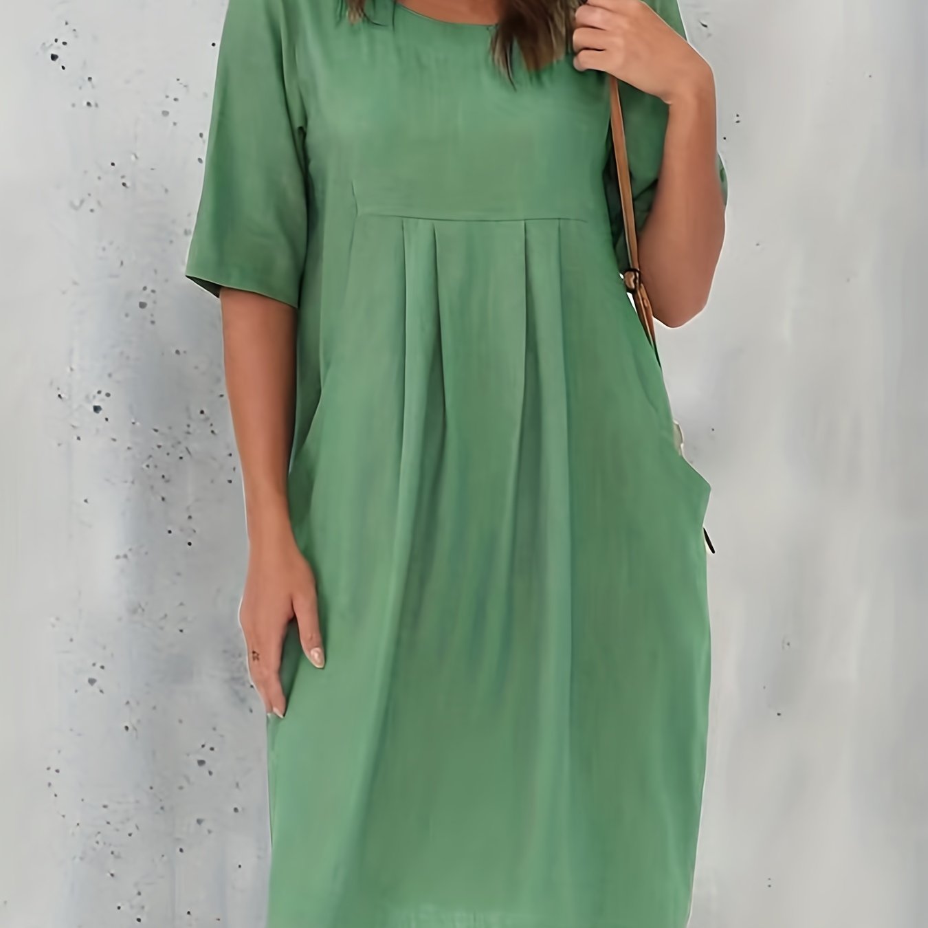 Solid Short Sleeve Round Neck Pleated Dress With Pockets