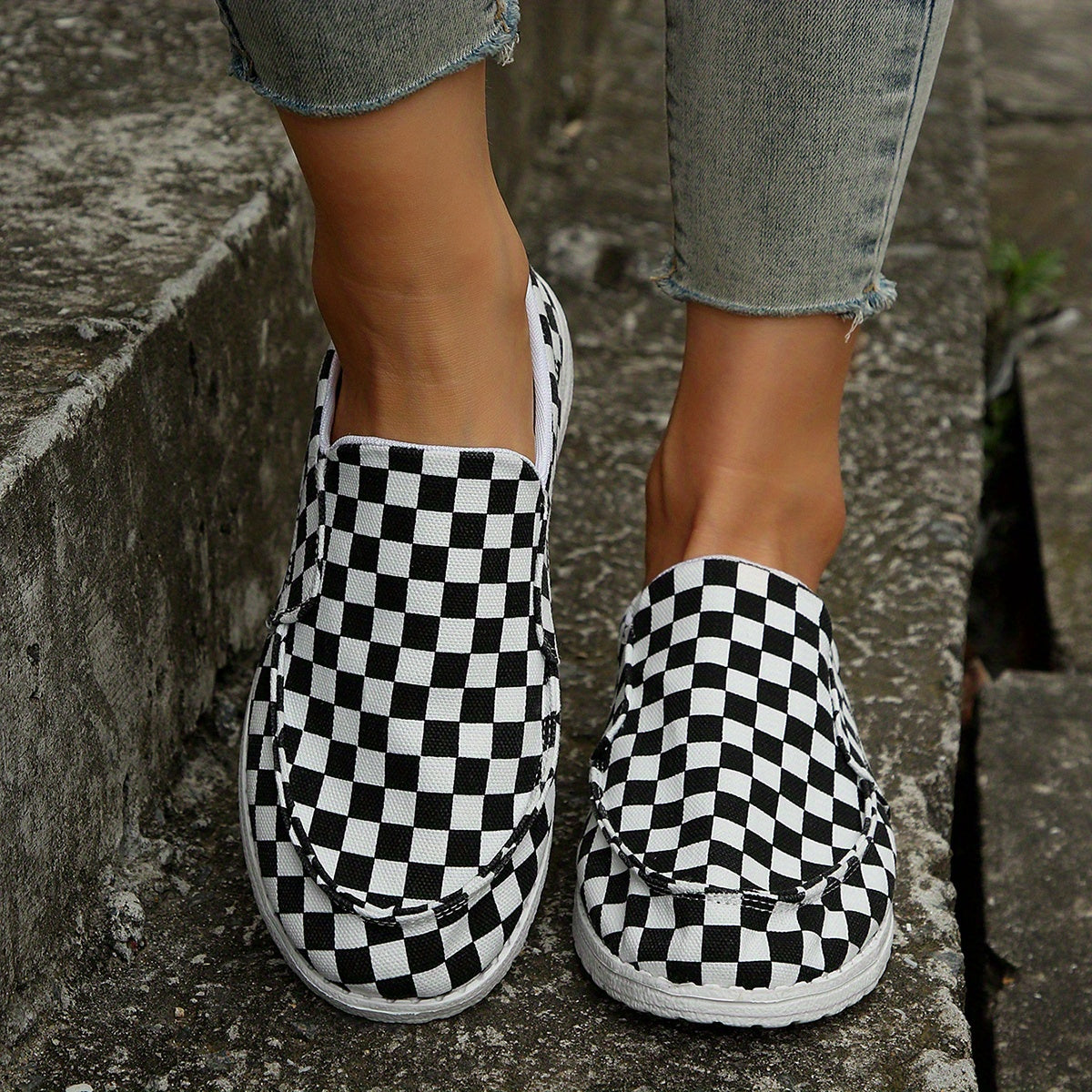 Women's Checkered Canvas Slip On Shoes Lightweight Casual Flat Walking Shoes