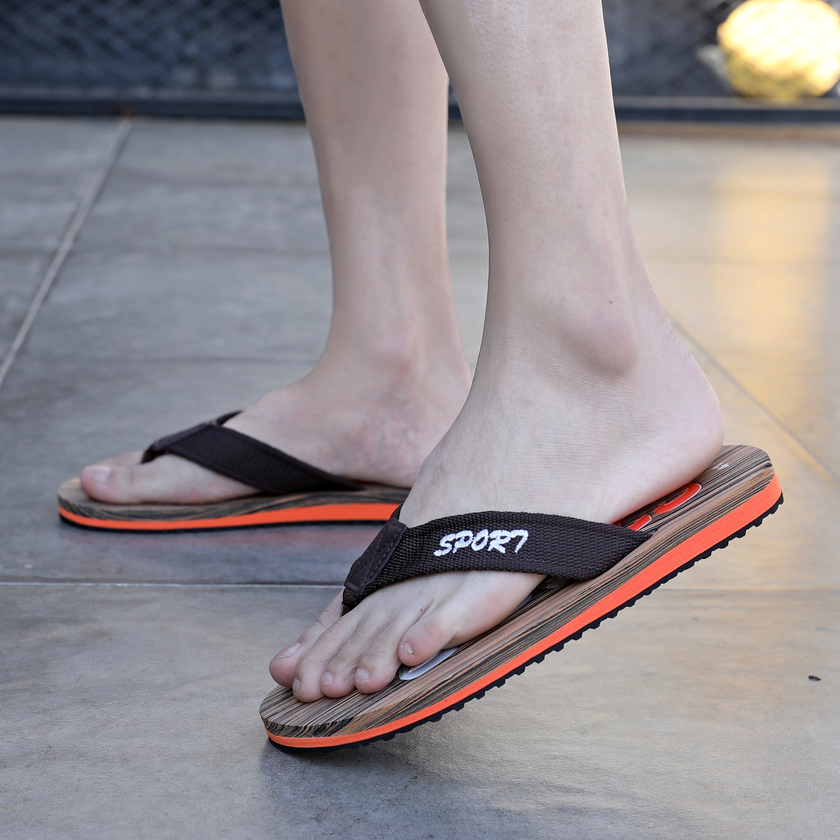 Men's Letter Print Arch Support Flip Flops Lightweight Non-slip Beach Sandals