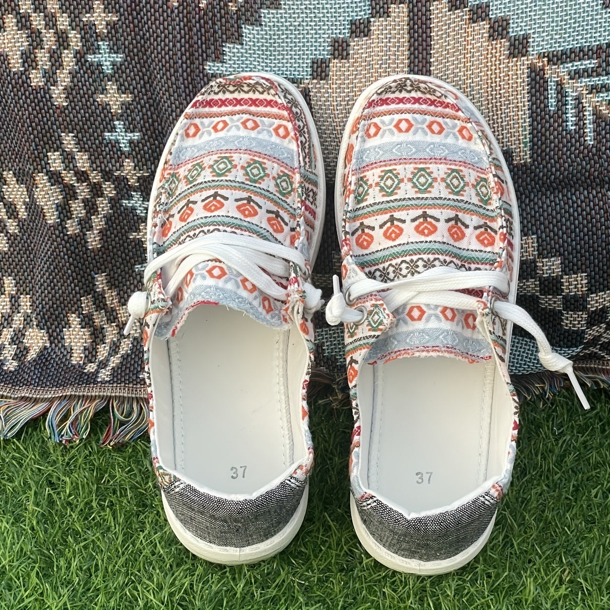 Ethnic Floral Pattern Flat Sports Outdoor Sneakers for Women