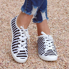 Women's Striped Print Flat Skate Shoes Lightweight Lace up Canvas Shoes