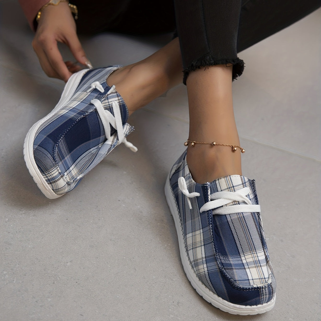 Women's Dark Pattern Canvas Casual Lace Up Sneakers Lightweight Low Top Shoes