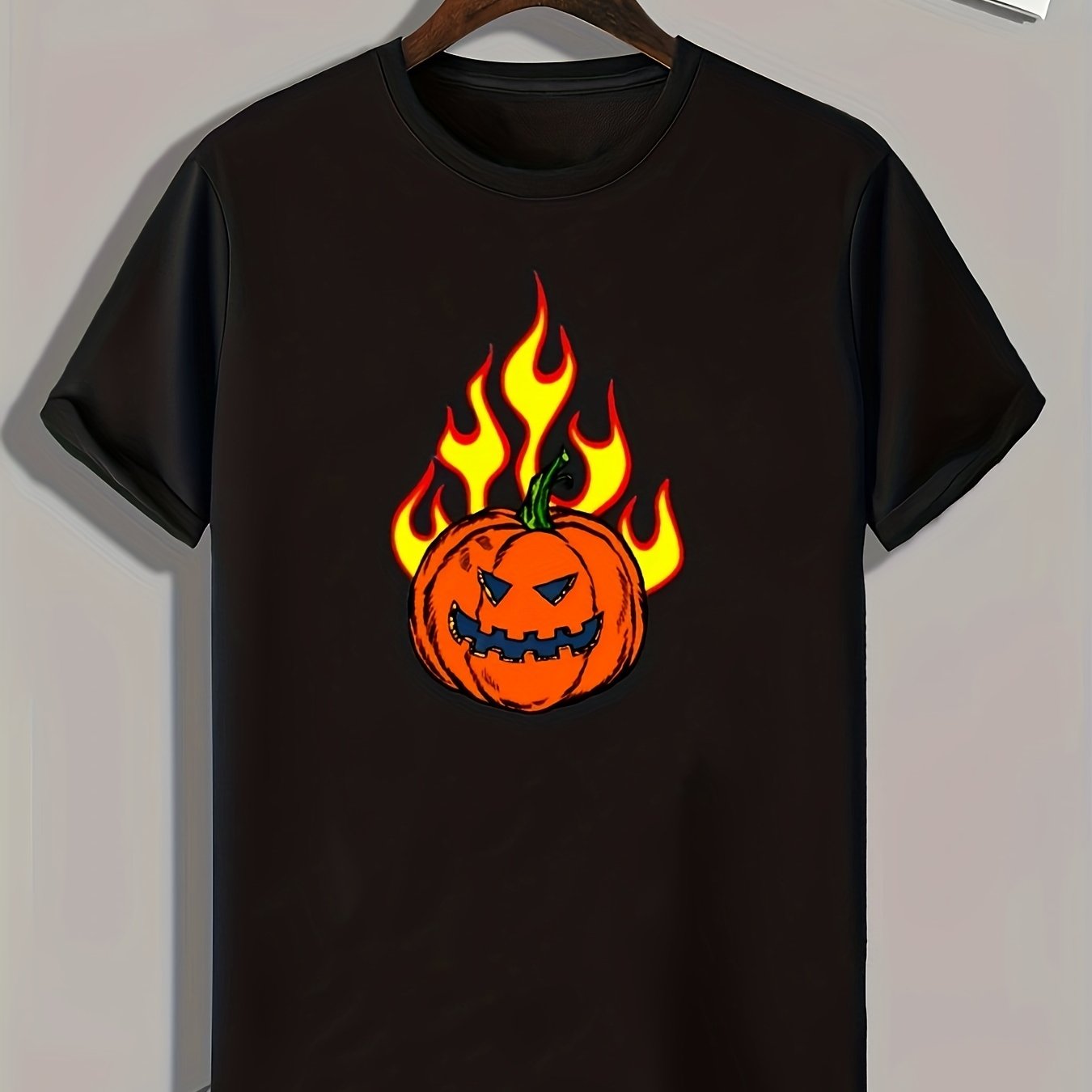 Burning Pumpkin Halloween Men's Graphic T-Shirt