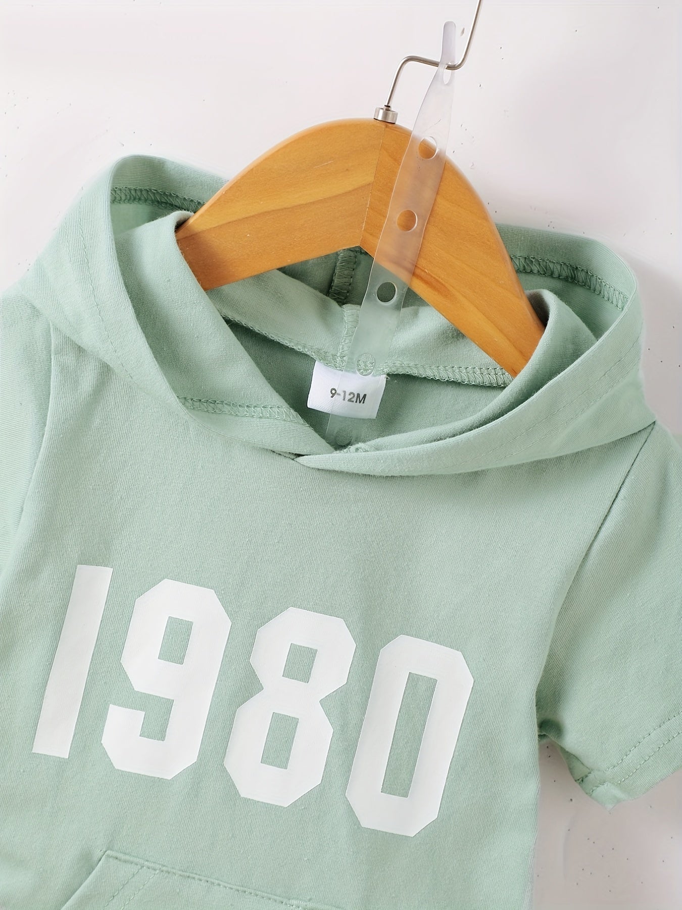 2pcs Baby Boys Number Graphic Hooded T shirt & Shorts Set for Summer