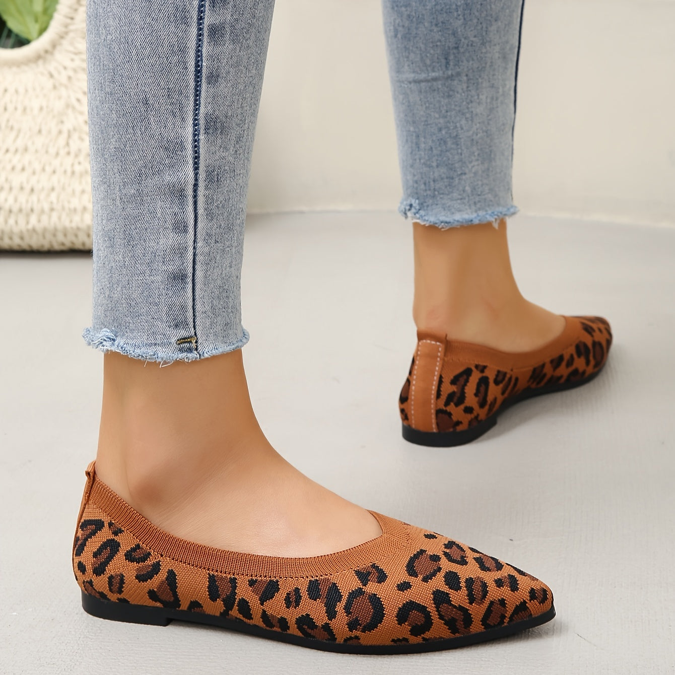 Leopard Pattern Ballet Shoes Pointed Toe Knitting Flat Slip On Shoes