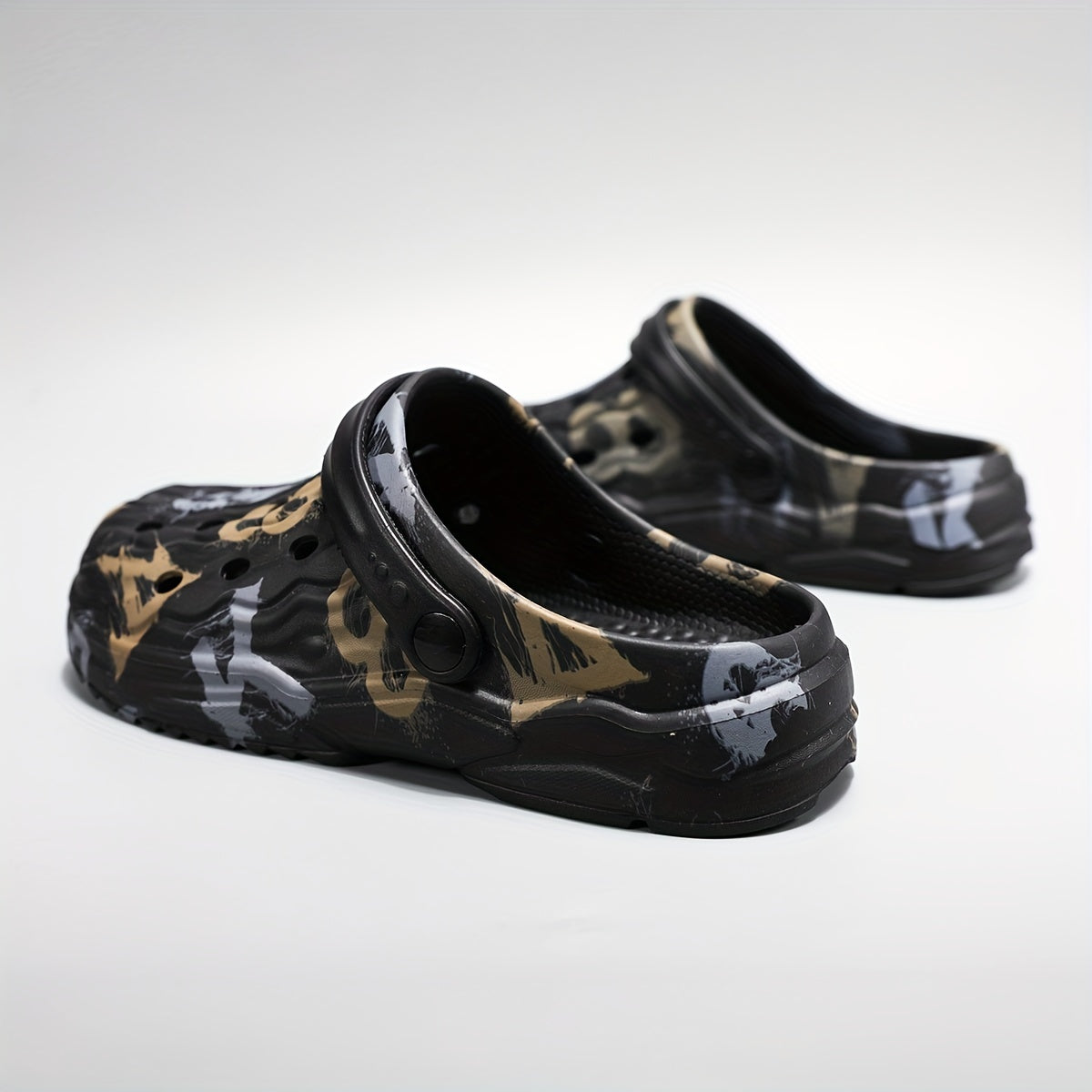 Women's Graffiti Clogs Hollow Out Garden Shoes Outdoor Shoes
