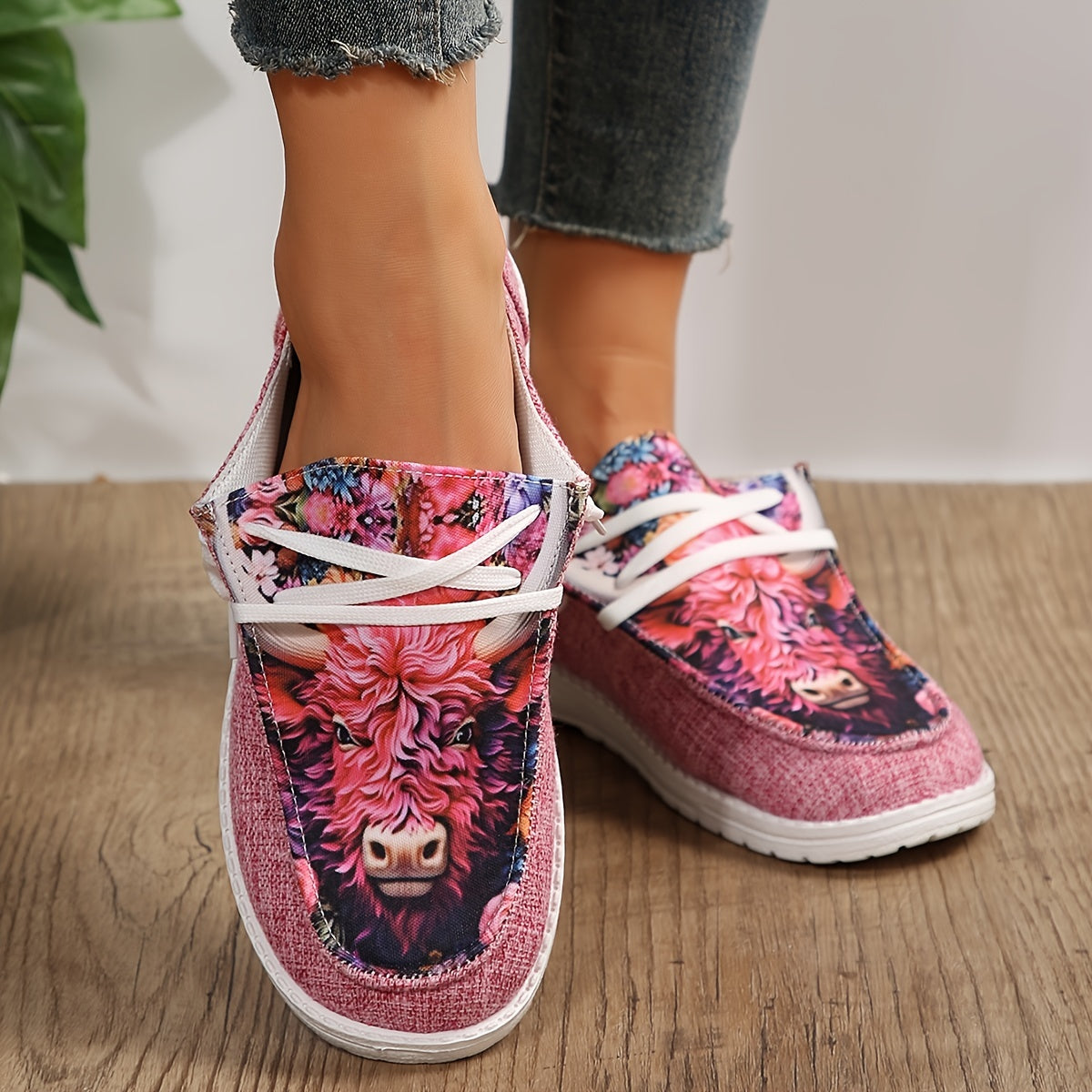 Colorful Bull Print Flat Canvas Shoes Lightweight Travel Shoes