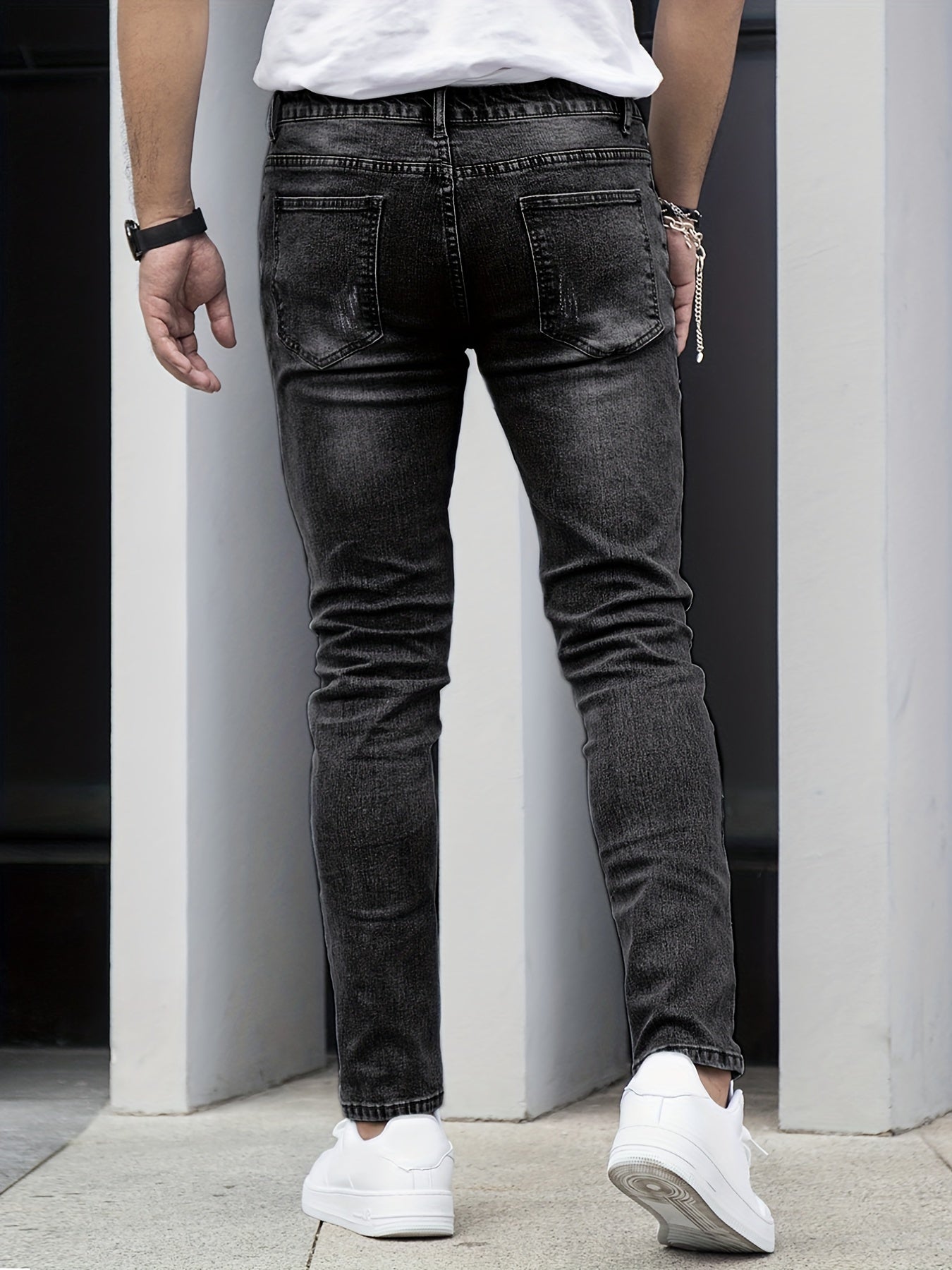 Men's Distressed Slim Fit Jeans