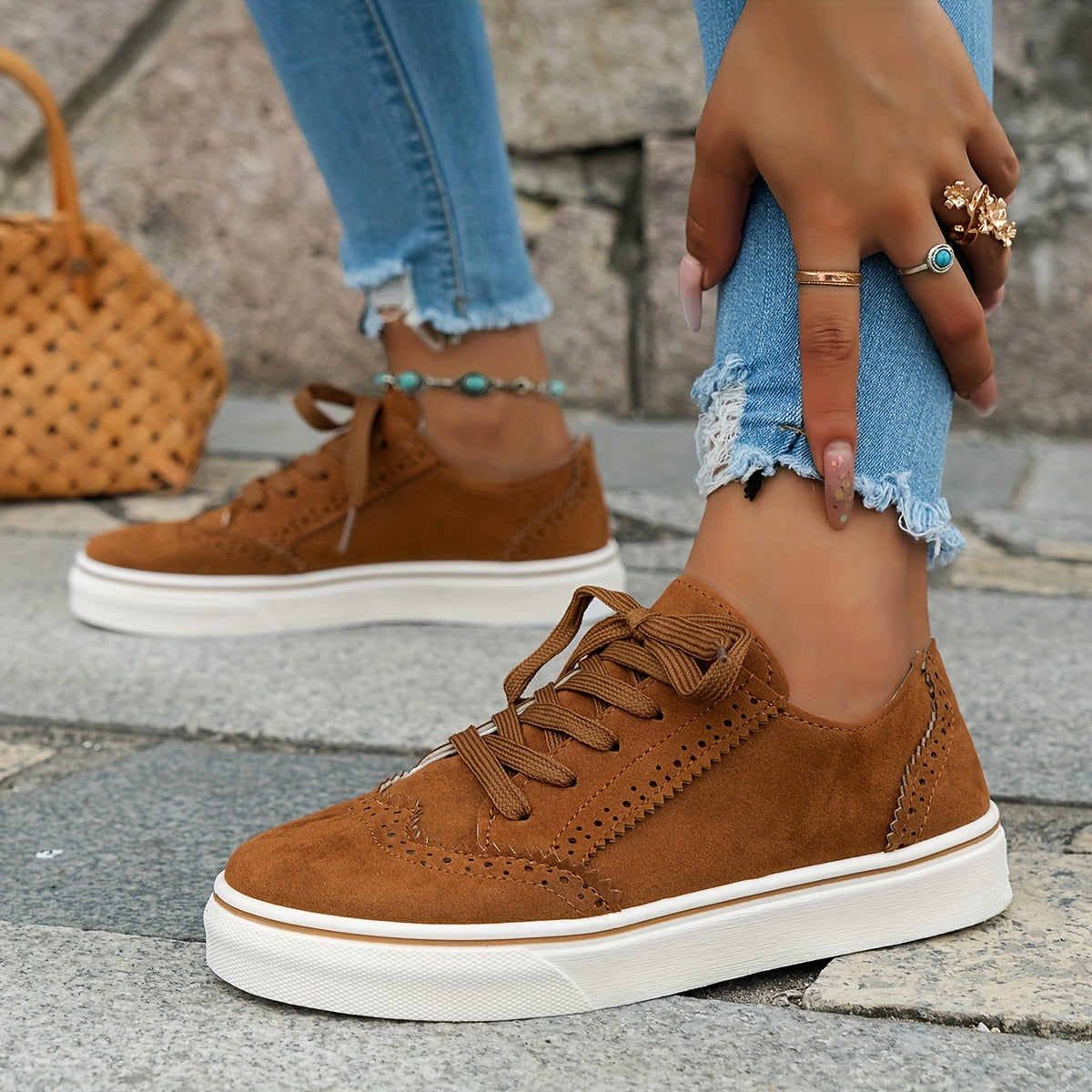 Perforated Brogues Sneakers Retro Lace Up Low Top Casual Flat Walking Shoes