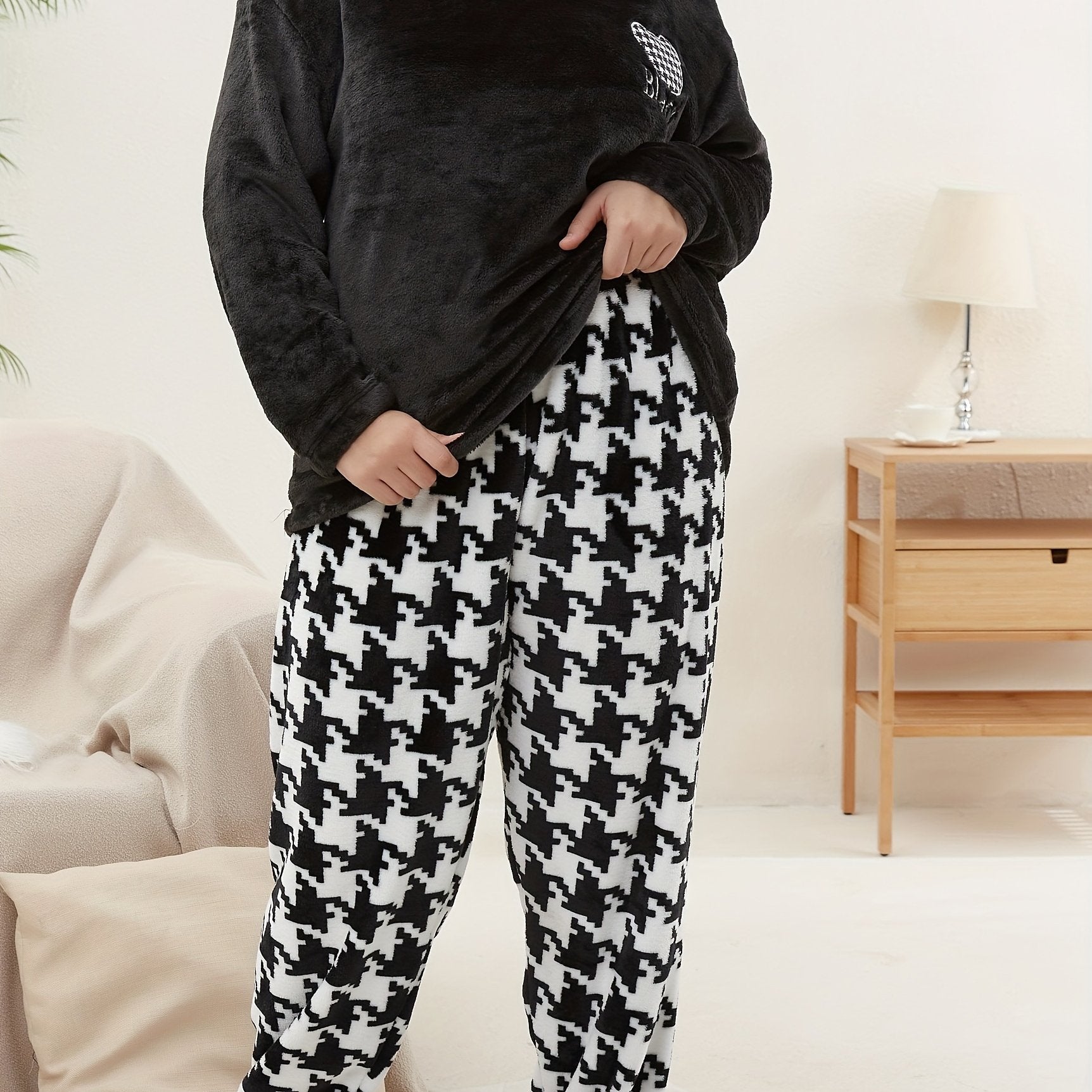 Bear Patterned Flannel Pajama Set for Women