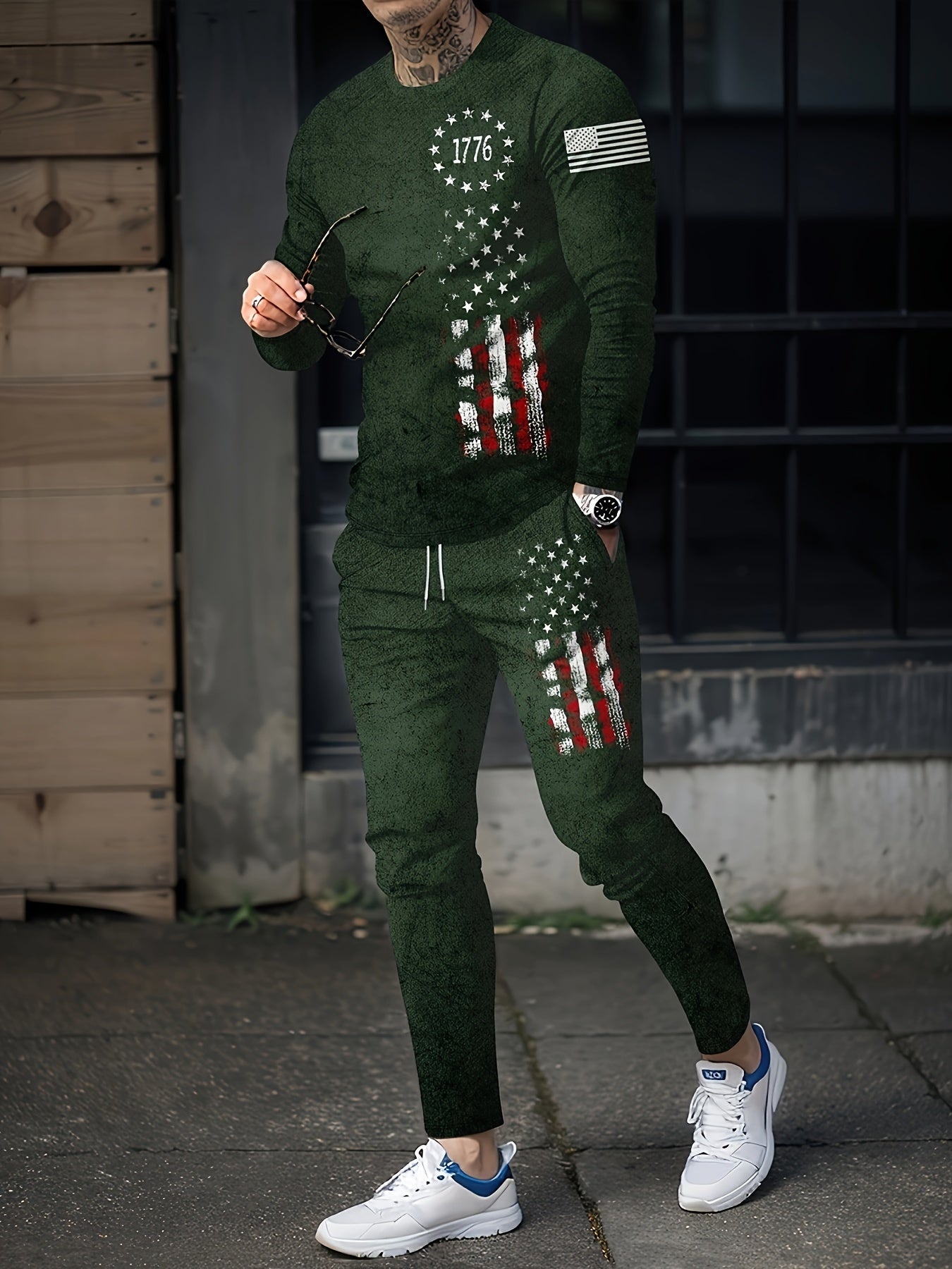 Men's Scorpion Print 2 Pc Outfit: Long Sleeve T-shirt & Loose Sweatpants Set