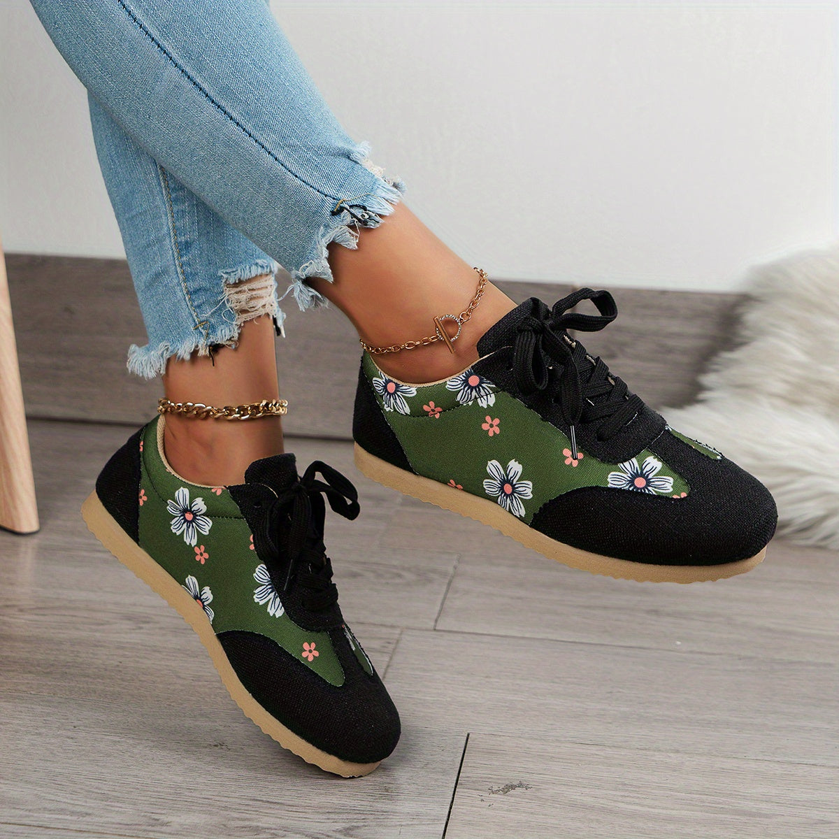 Women's Lace Up Flower Pattern Sneakers Lightweight Low Top Shoes