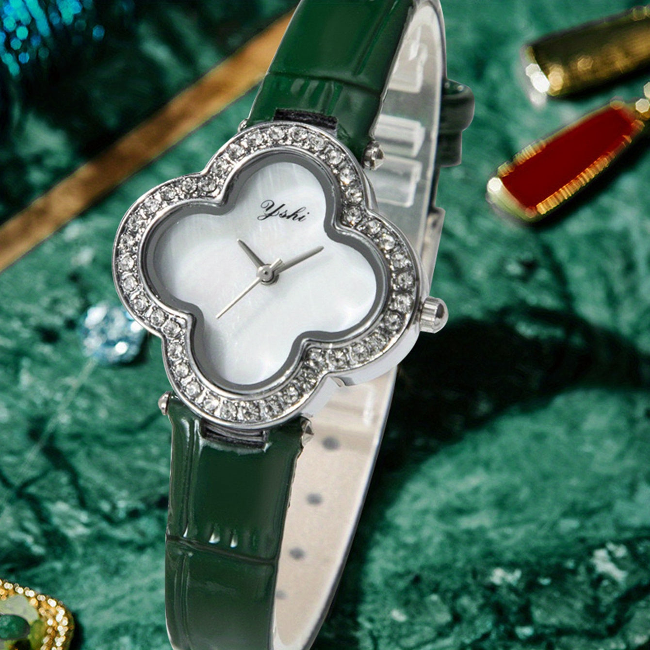 Four Leaf Clover Watch Rhinestone Studded Quartz Wristwatch