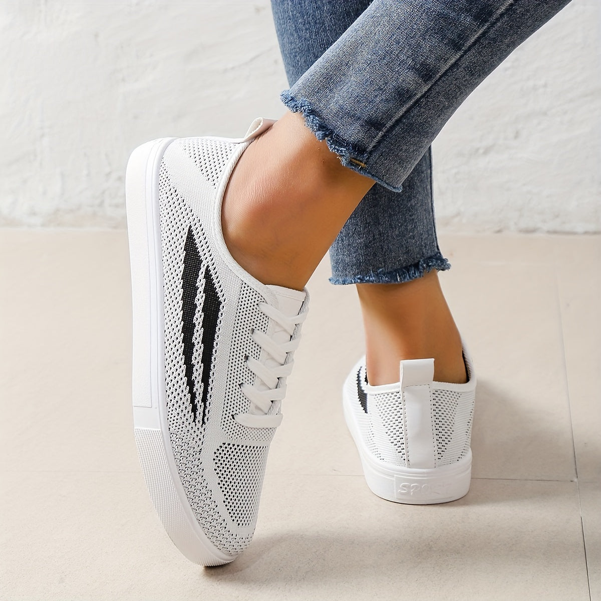 Women's Lace Up Sneakers Comfortable Breathable Flat Shoes