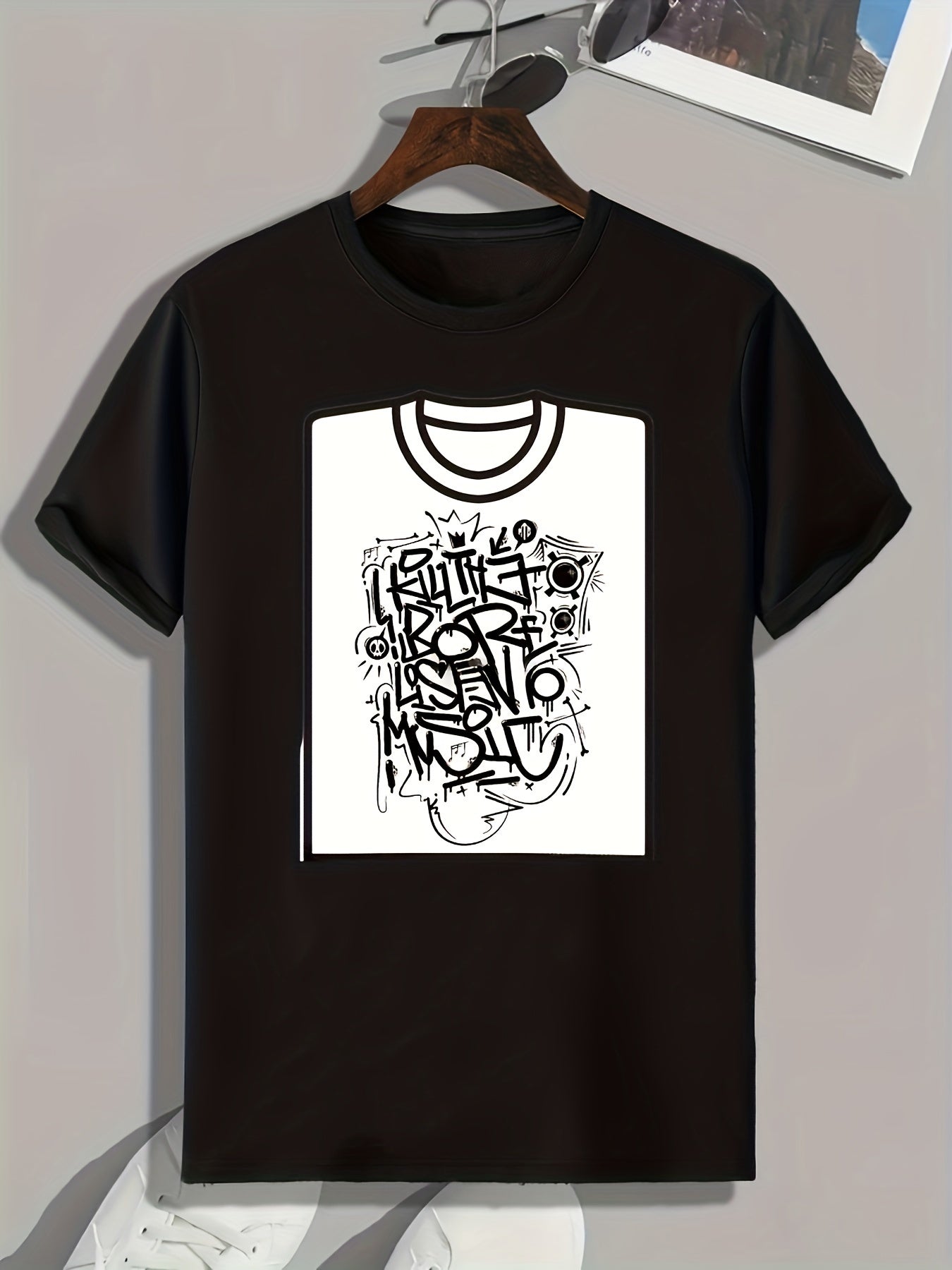 Graffiti Pattern Print Men's Sports T-shirt - Gift For Men