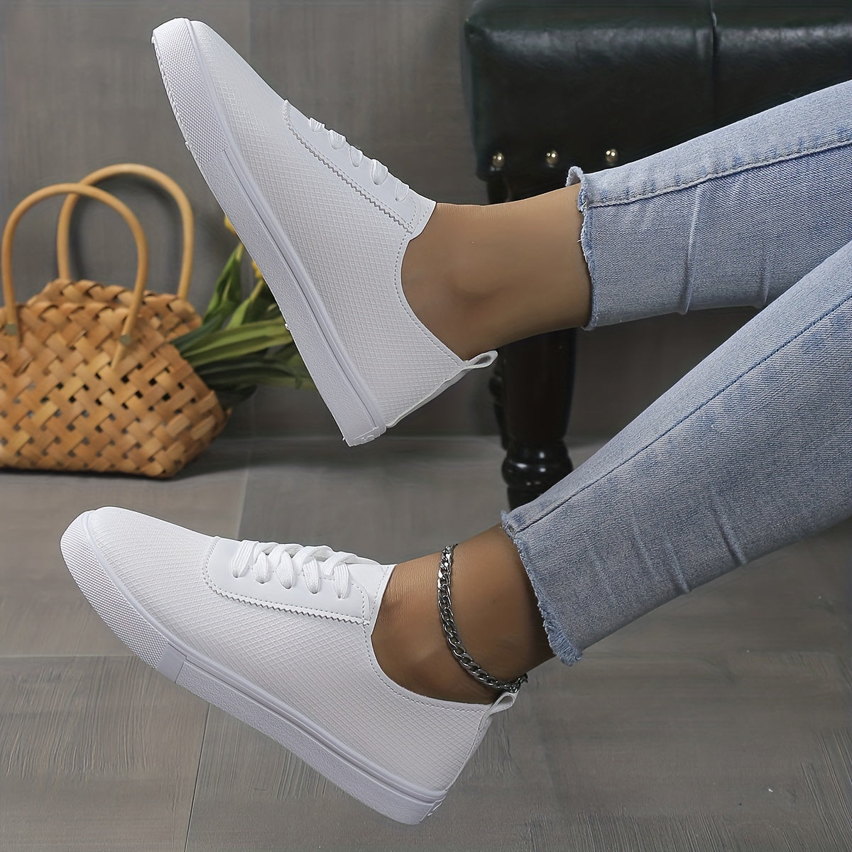 Women's Lace-Up Low Top Skate Shoes Casual Sports Walking Shoes