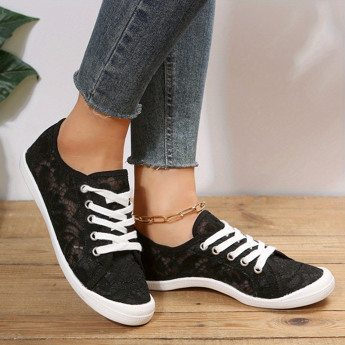 Women's Black Mesh Sneakers Lace Up Flat Shoes