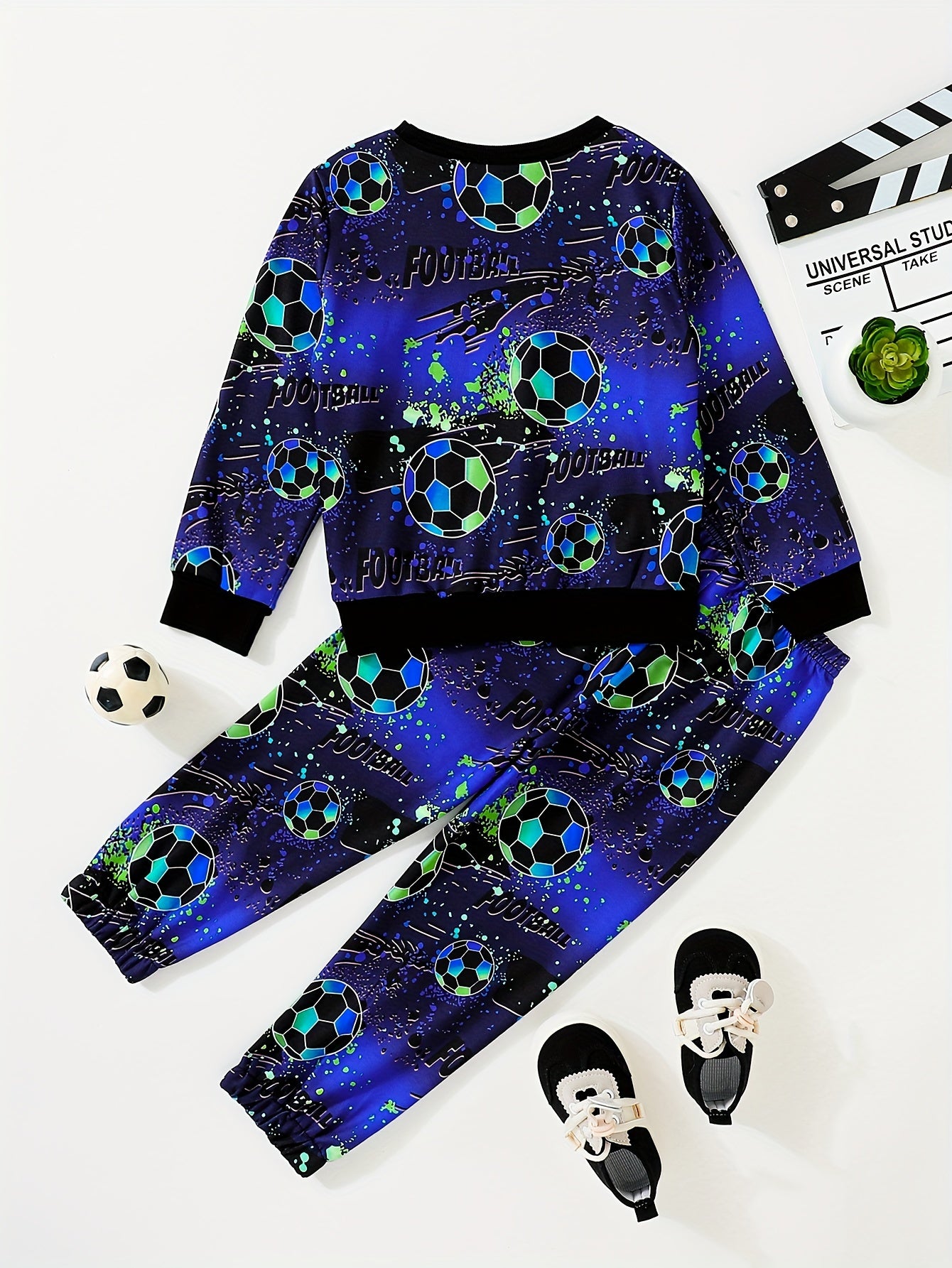 Boy's Soccer Allover Print 2pcs Sweatshirt & Sweatpants Set
