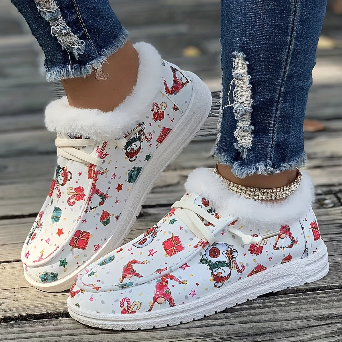Christmas Cartoon Elements Print Skateboard Shoes Women's Low Top Sneakers