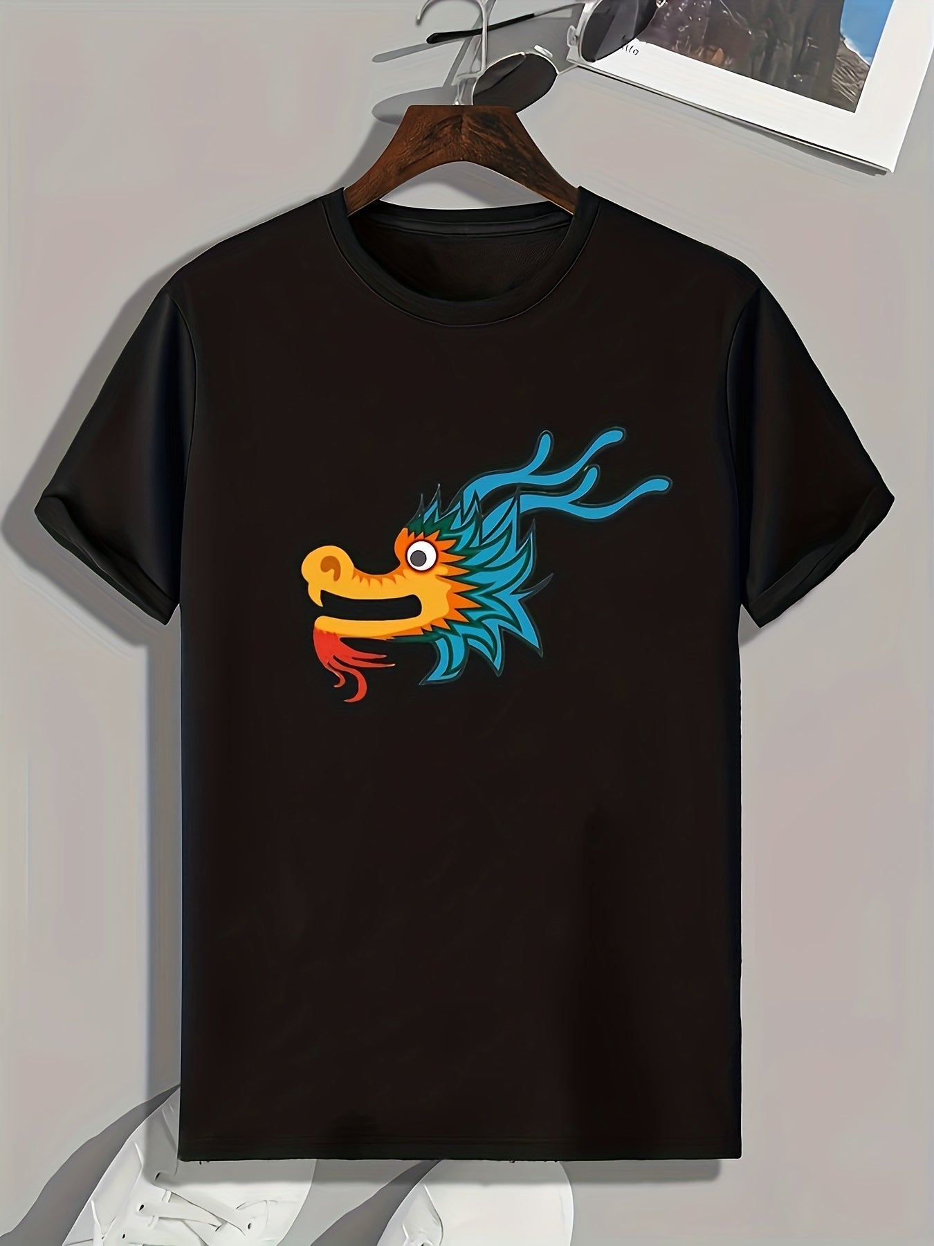 Dragon Pattern Print Men's Sports T-Shirt - Comfy & Stylish Tee