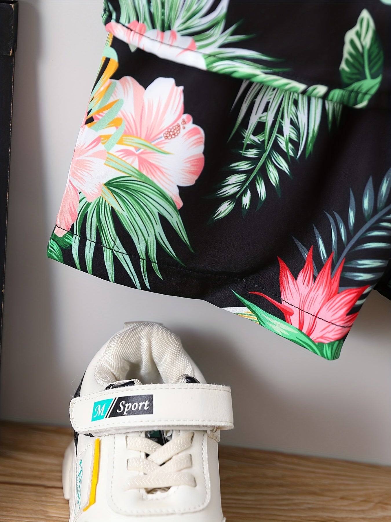 2pcs Boys Tropical Flowers Button Shirt & Shorts Set