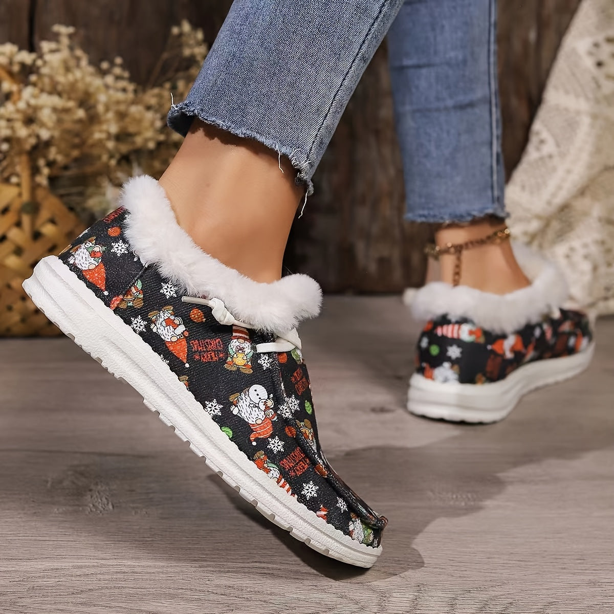 Christmas Cartoon Elements Print Skateboard Shoes Women's Low Top Sneakers