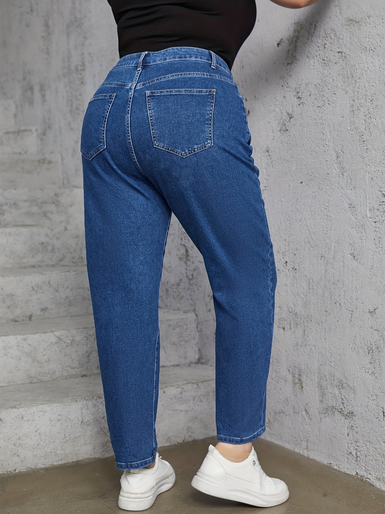 Medium Stretch Straight Leg Jeans for Women