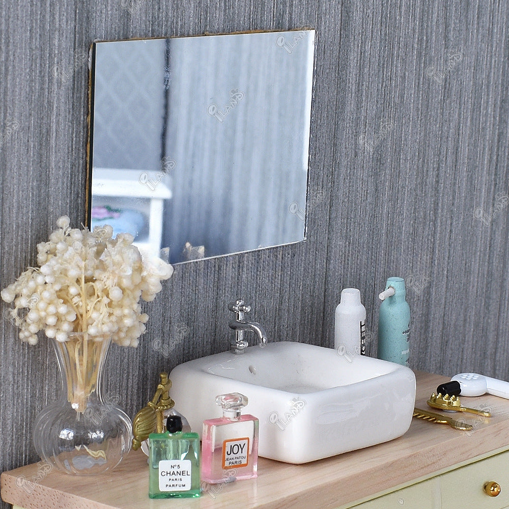 1:12 Scale Dollhouse Bathroom Sink with Golden Accents