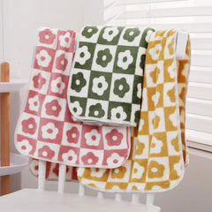 3pcs Plum Blossom & Coral Fleece Household Towels, 13 7x29 5in
