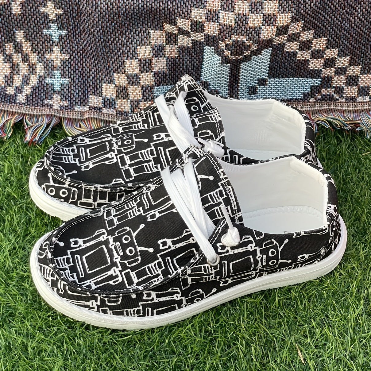 Robot Pattern Skate Shoes Lightweight Walking Breathable Running Shoes