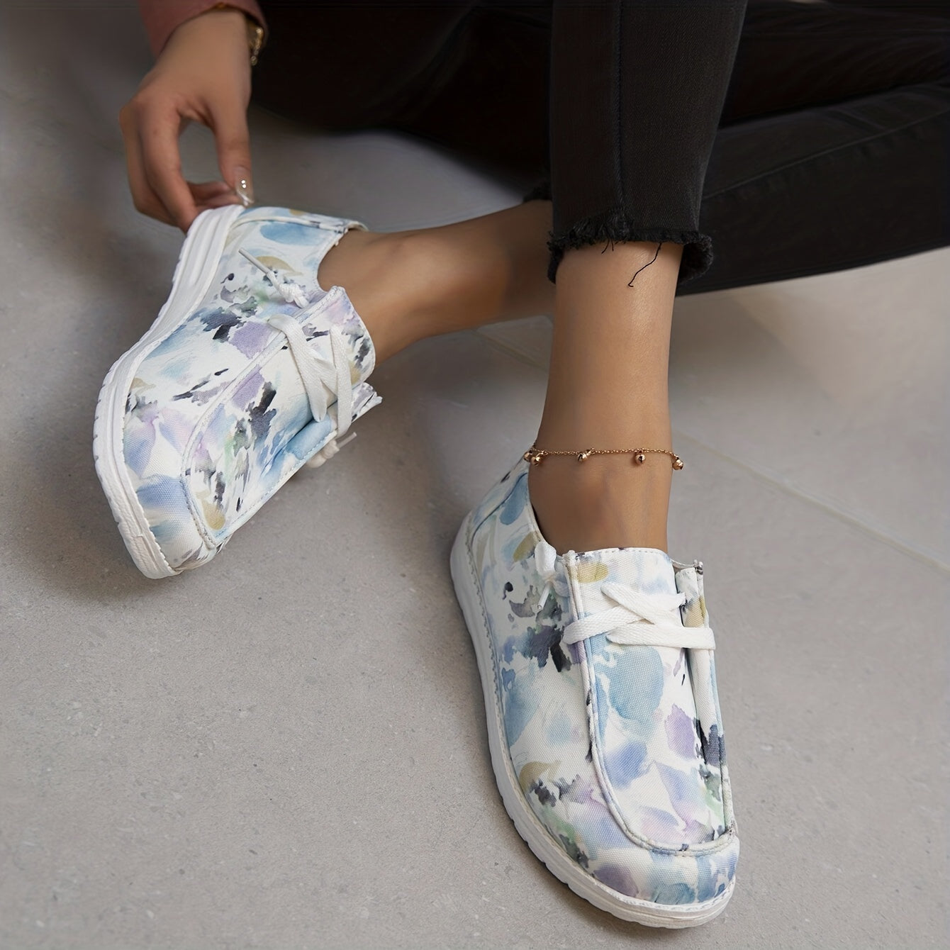 Women's Ink Painting Canvas Shoes Lace Up Lightweight Low Top Shoes