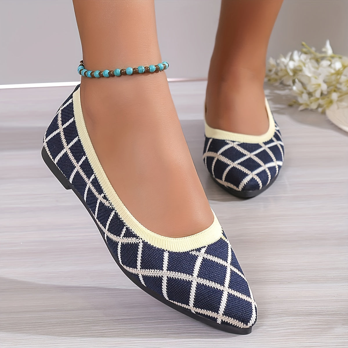 Women's Grid Pattern Flat Shoes Pointed Toe Slip On Ballet Flats