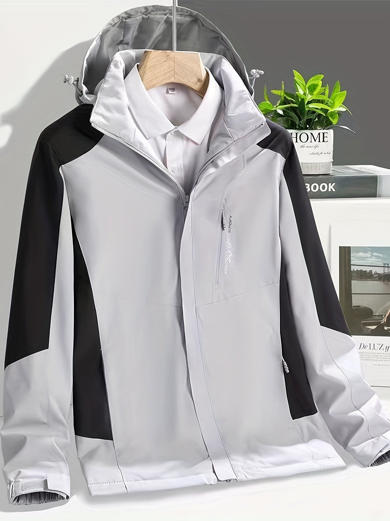 Men's Lightweight Hooded Windbreaker Jacket for Hiking