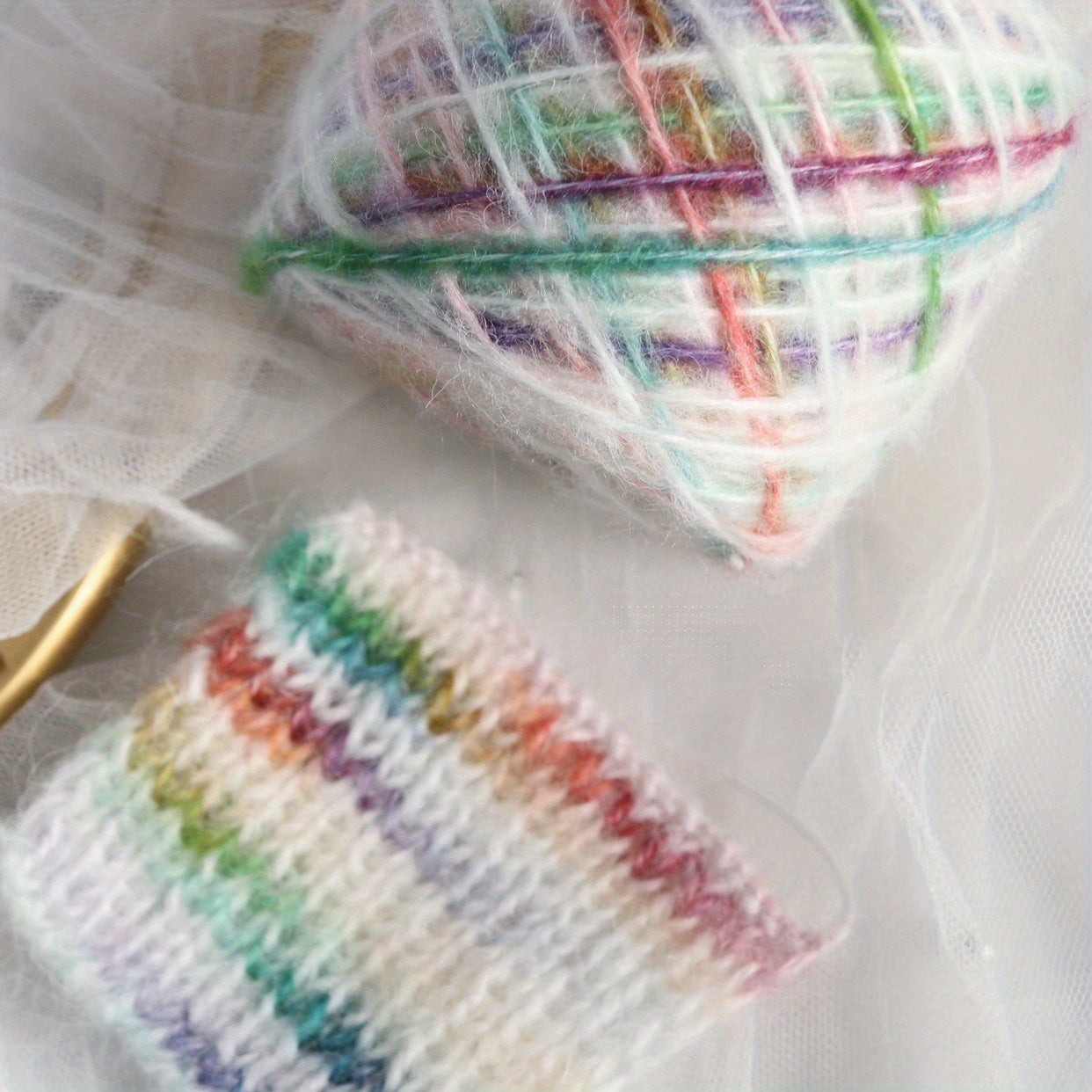 Ball of Colorful Streamer Jet Wool Yarn Dot Mohair for DIY Hand Woven Clothes