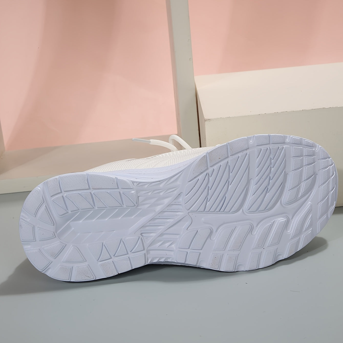 Women's Mesh Breathable Running Shoes Lightweight Low Top Casual Shoes