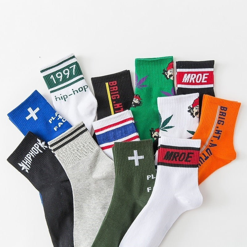 4 Pairs Women's Letter Print Mid Tube Socks