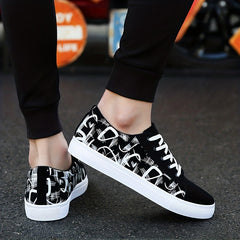 Men's Striped Low Top Canvas Skate Shoes Casual Outdoor Sneakers