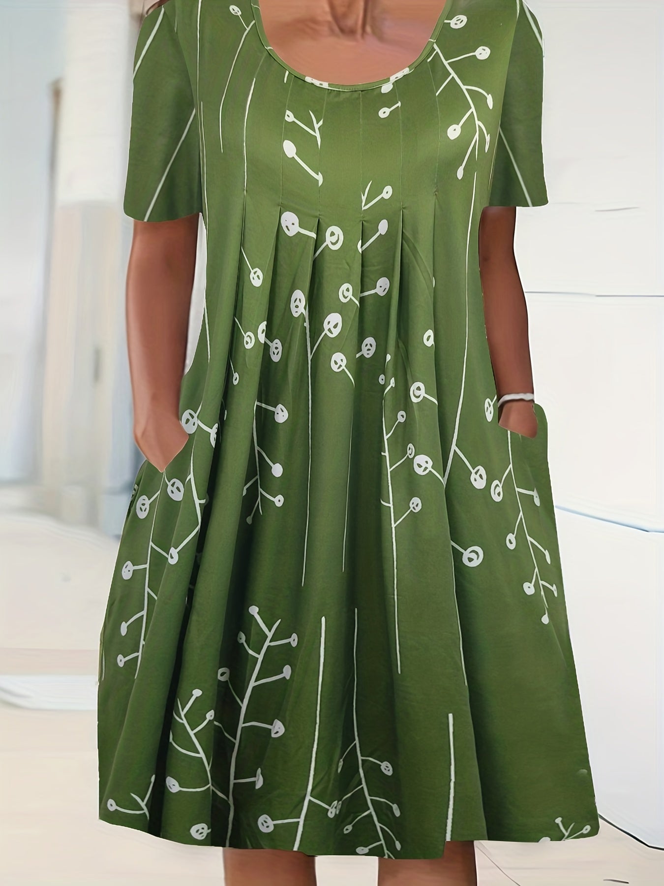 Women's Plus Floral Print Short Sleeve Pleated Dress With Pockets