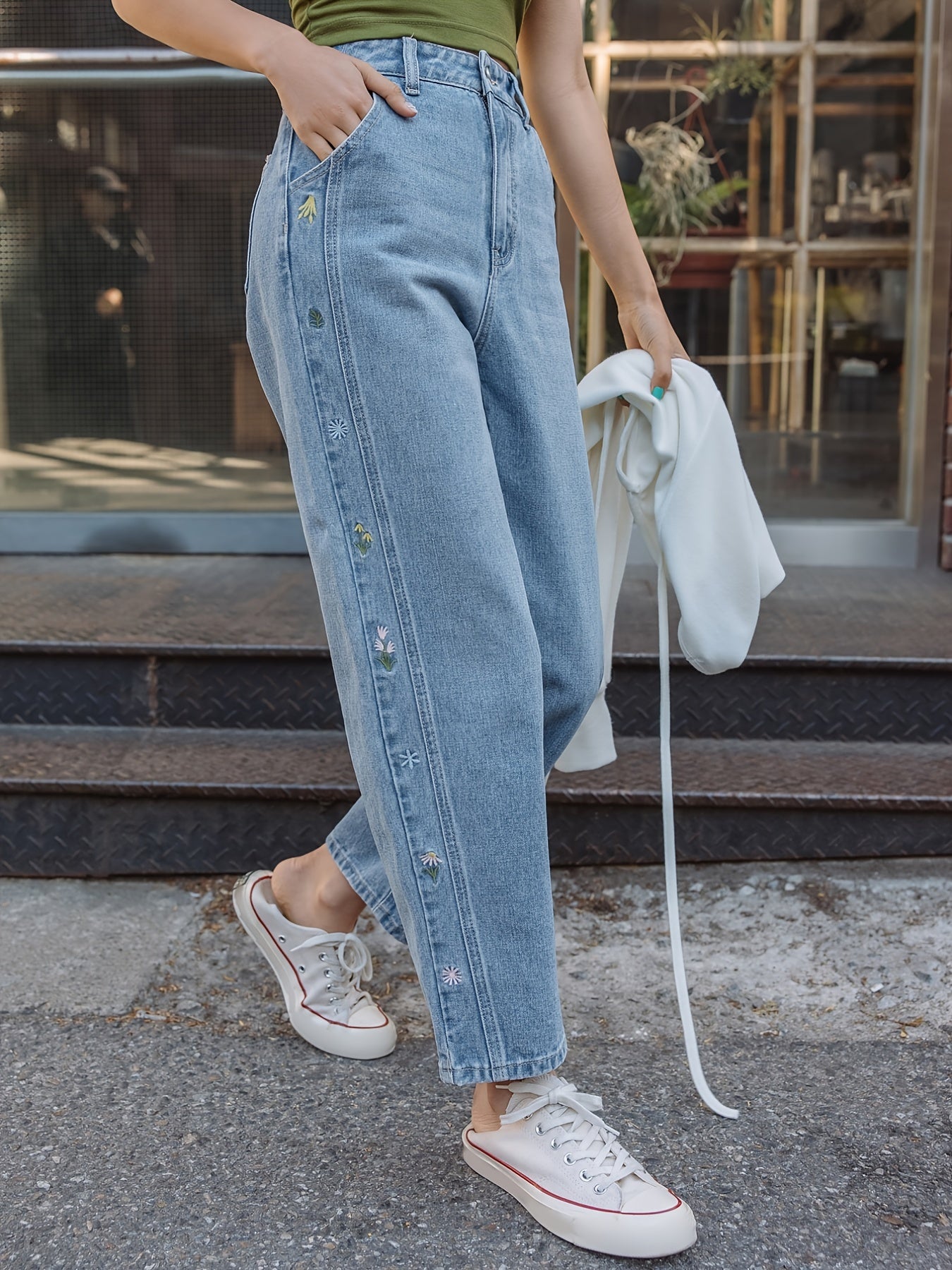 Floral Embroidered Straight Jeans Women's Denim Pants