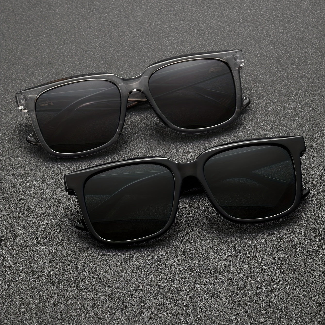 Men's Classic Round Sunglasses with Case