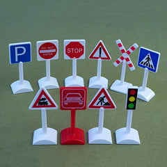 10pcs Mini Traffic Light Set w/ Road Signs in Red Green Yellow