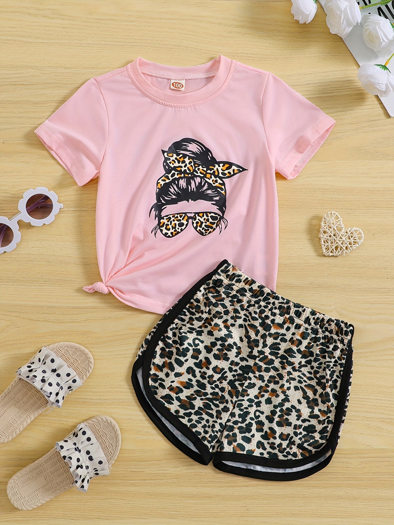 Girls Figure Graphic T Shirts & Leopard Shorts Set