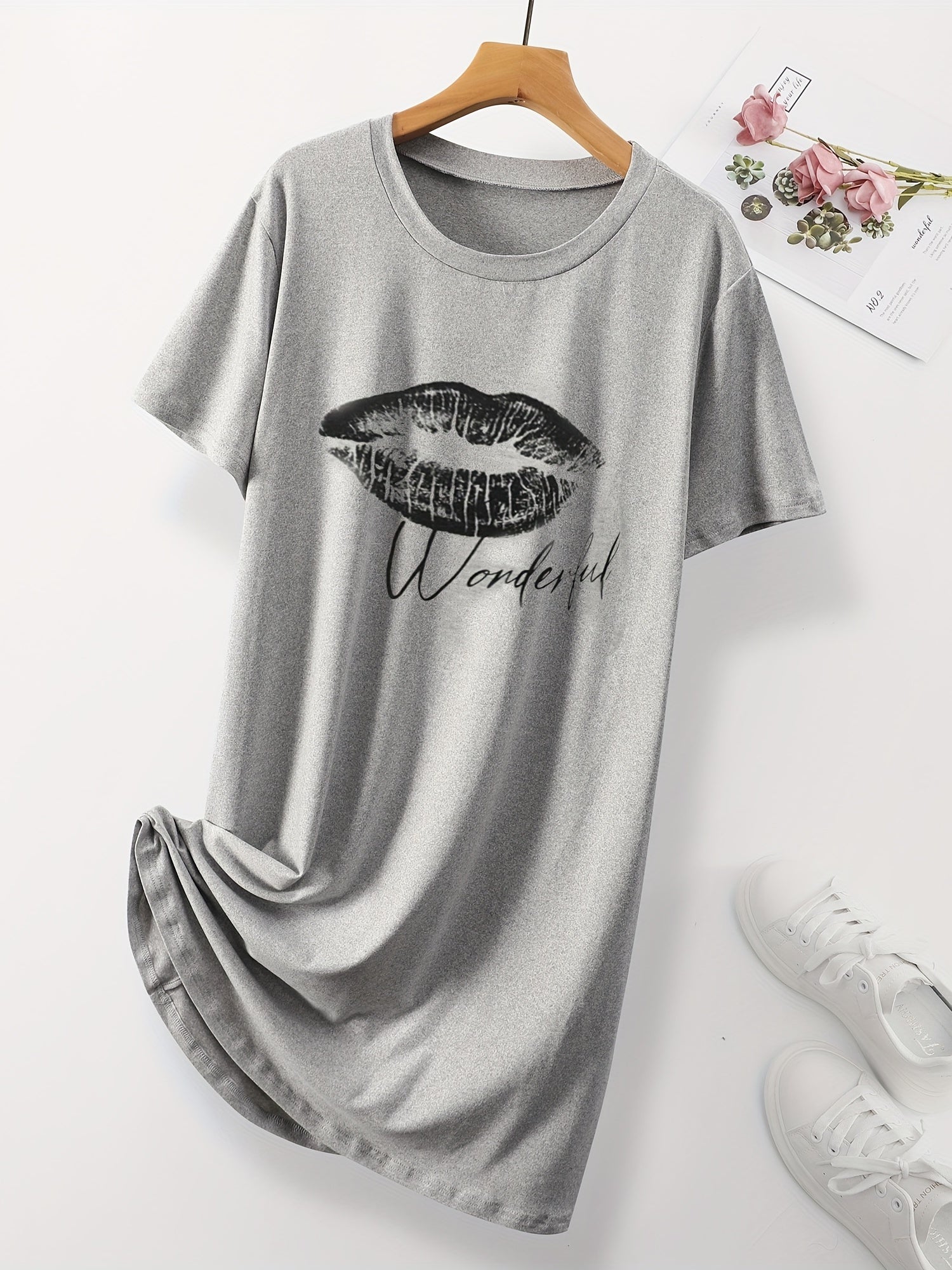 Lips & Letter Print Nightdress Middle Sleeve