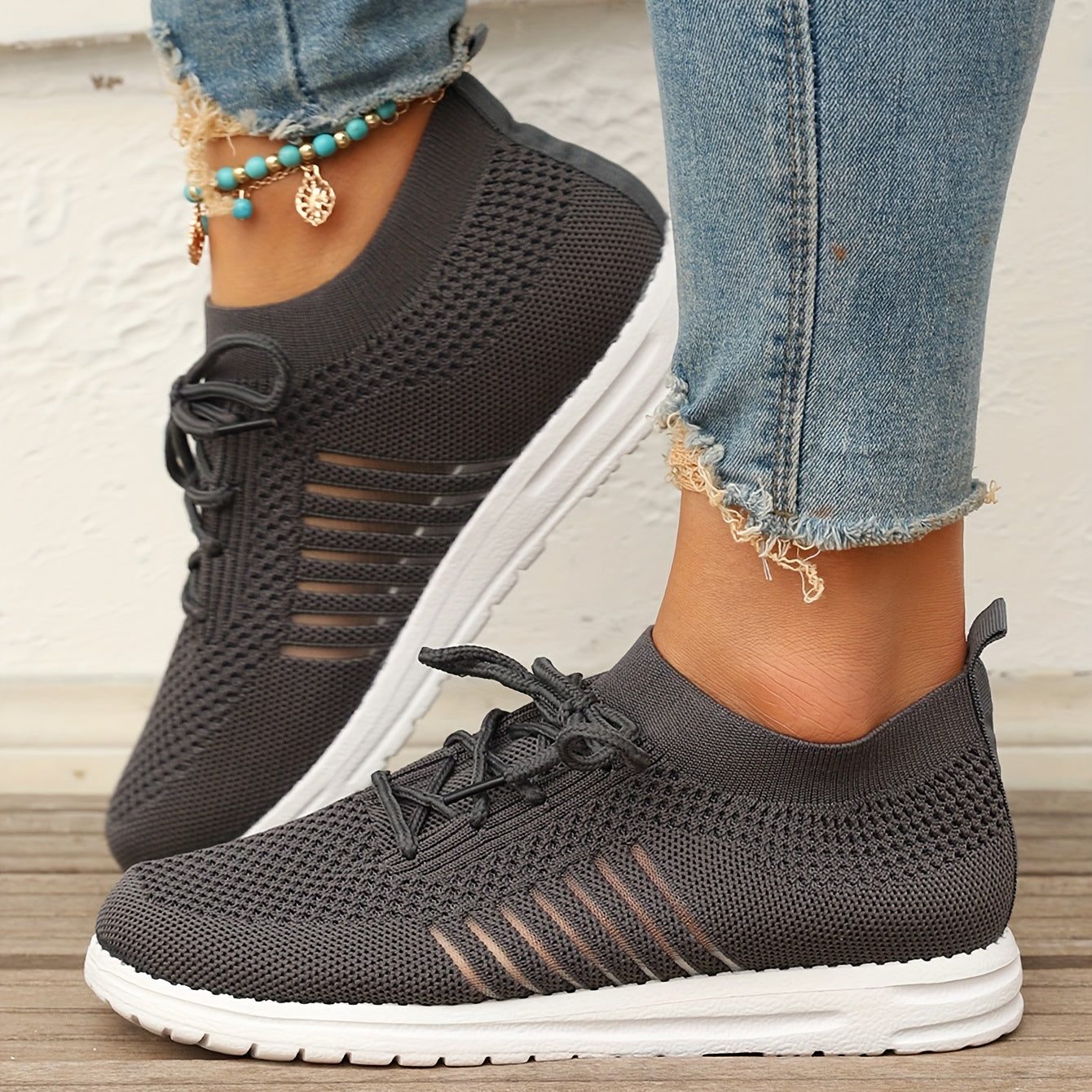 Women's Breathable Mesh Sneakers Lace Up Outdoor Shoes Lightweight Walking Shoes