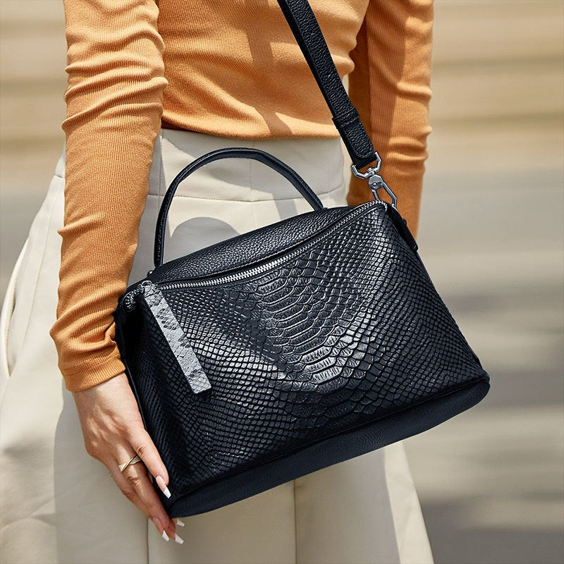 Women's Large Capacity Crossbody Leather Bag for Outings