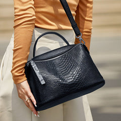 Women's Large Capacity Crossbody Leather Bag for Outings